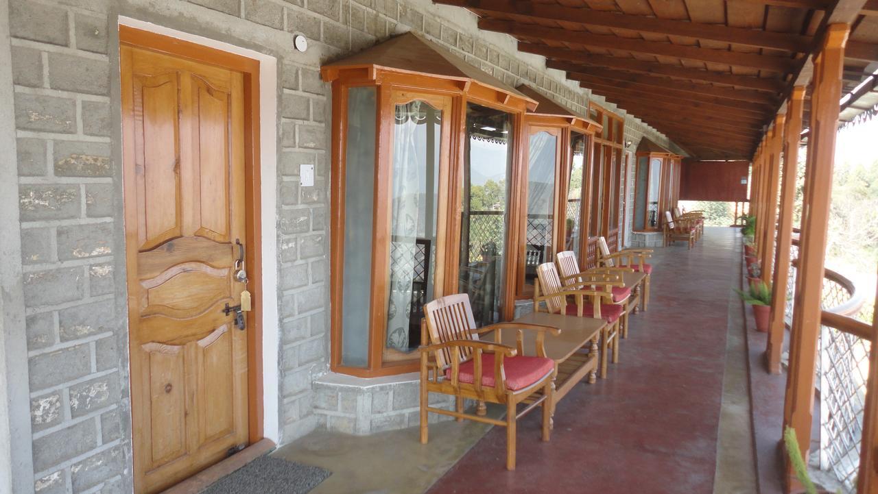 Kausani Best Inn Екстериор снимка